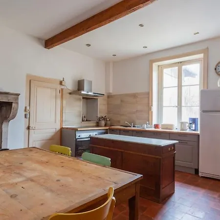 Chateau Monvallon Villa Charentay